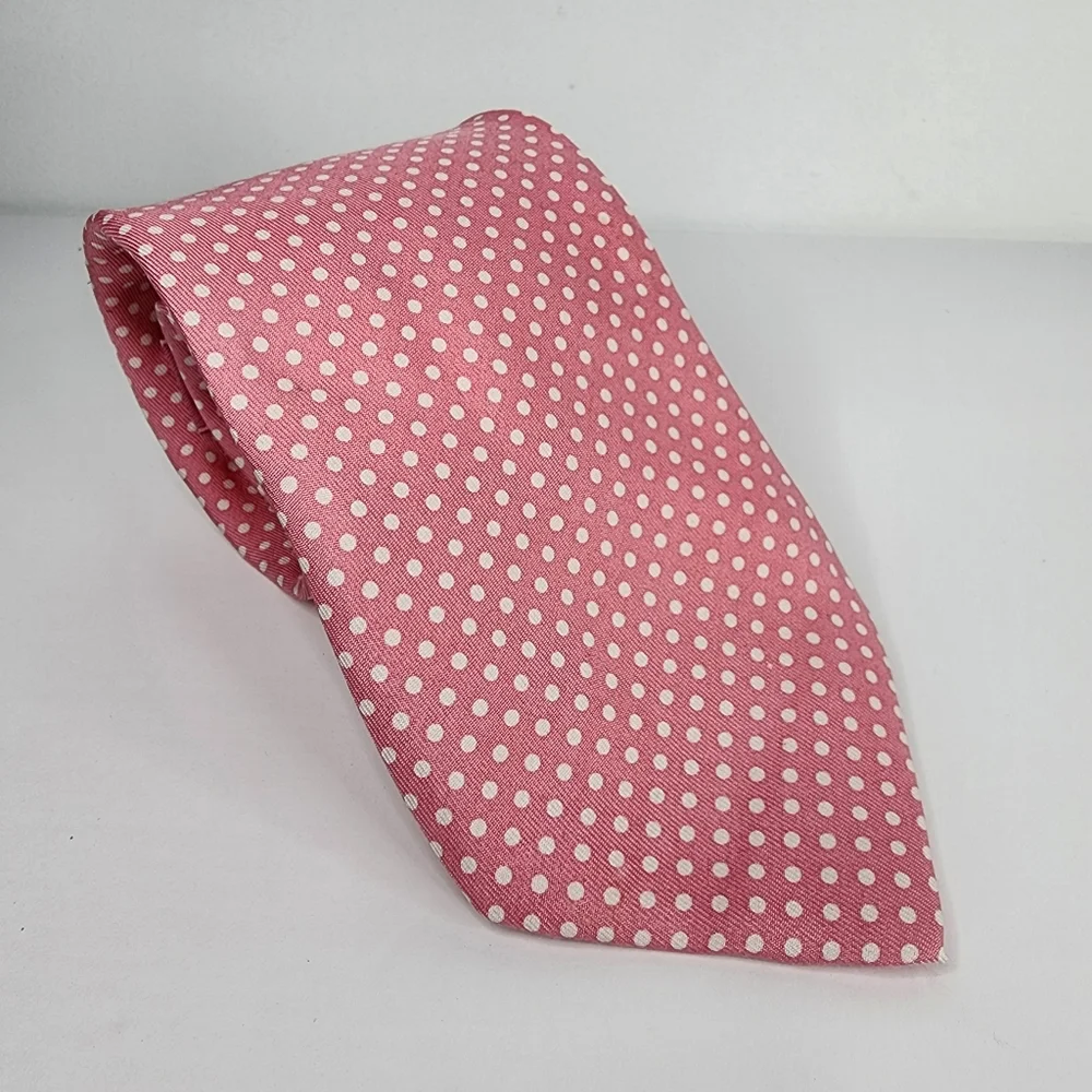 VINEYARD VINES Pink & White Polka-dot Silk Tie.